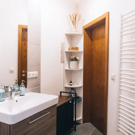 Raum Life - Loftwohnung Am Park Apartamento